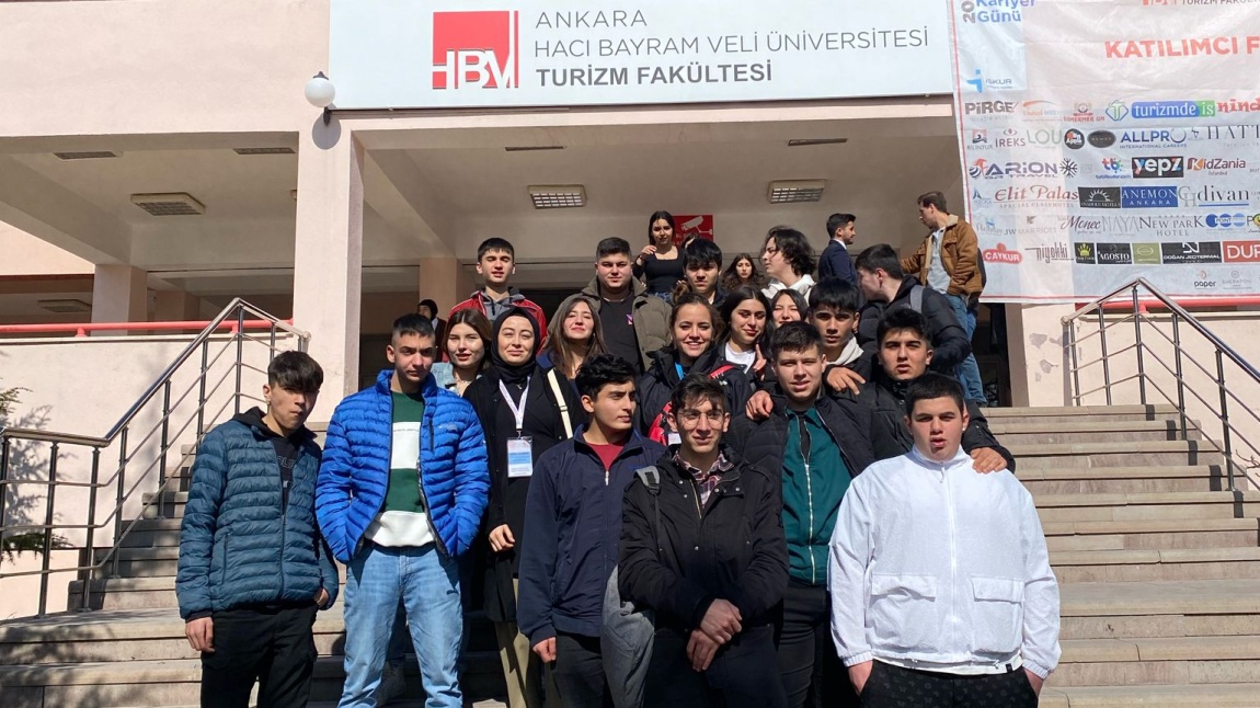 2024 Kariyer Etkinlikleri kapsamında öğrencilerimizle birlikte Hacı Bayram Veli Üniversitesi Turizm Fakültesine ziyarette bulunduk.